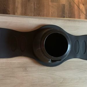 Dashing sofa cup holder